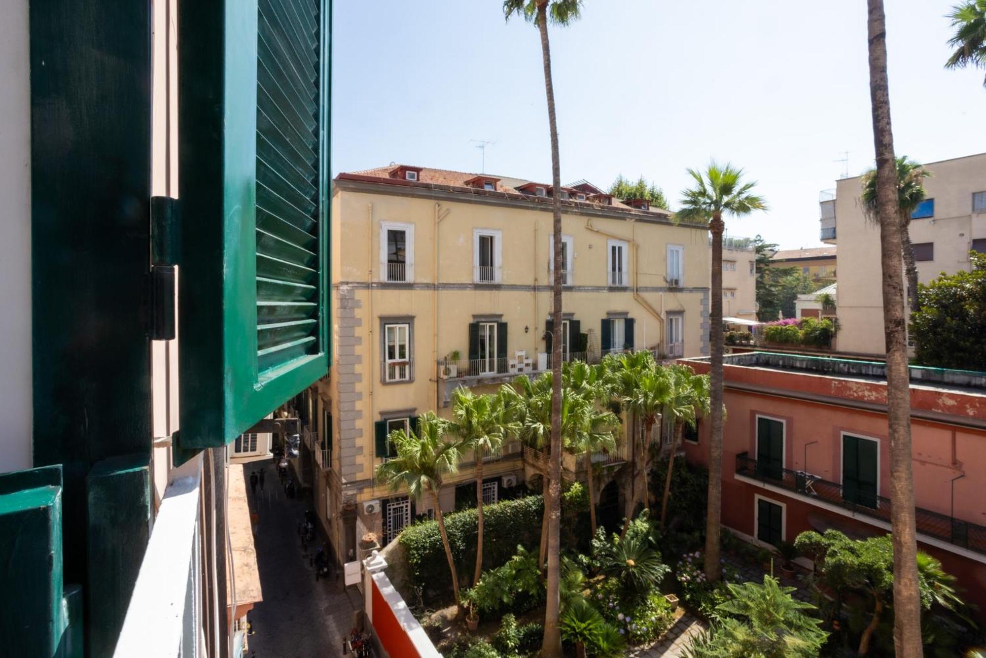 Hotel Don Vittorio A Chiaia Napoli Esterno foto